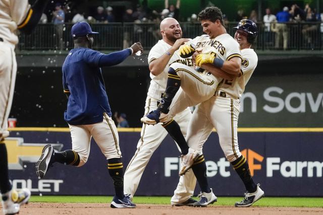 Brewers' Luis Urías out 6 to 8 weeks with hamstring strain MLB - Bally  Sports