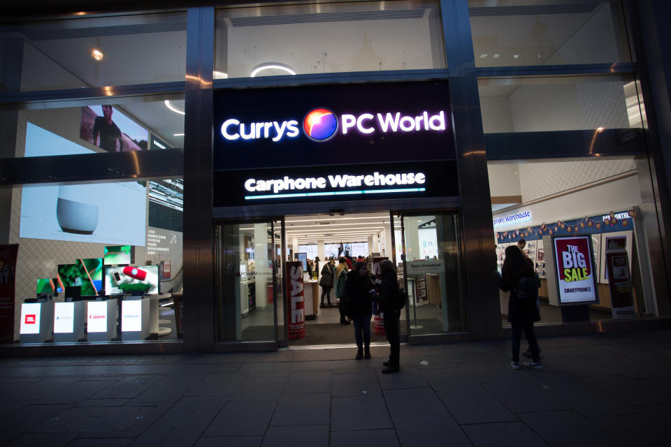 The Currys PC world store on Oxford Street in London. (Photo: Rahman Hassani/SOPA Images/LightRocket via Getty Images)