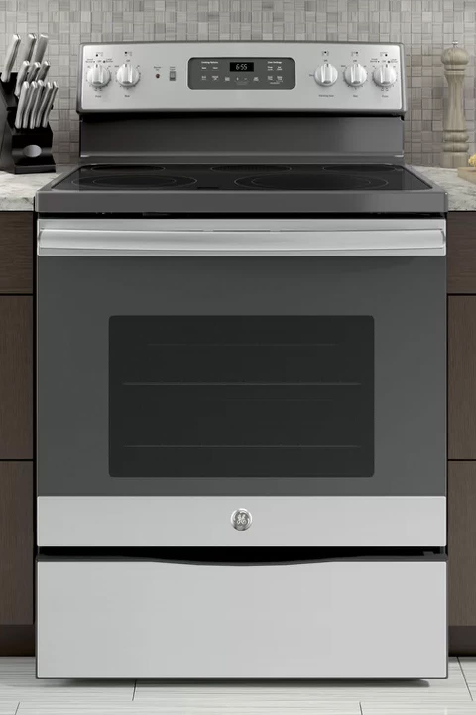 7) 30" Free-Standing Electric Range