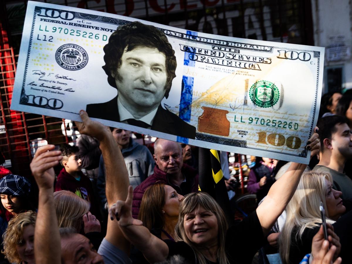 The US dollar is central to Argentina’s plan to fix its broken economy. There’s just one hitch.