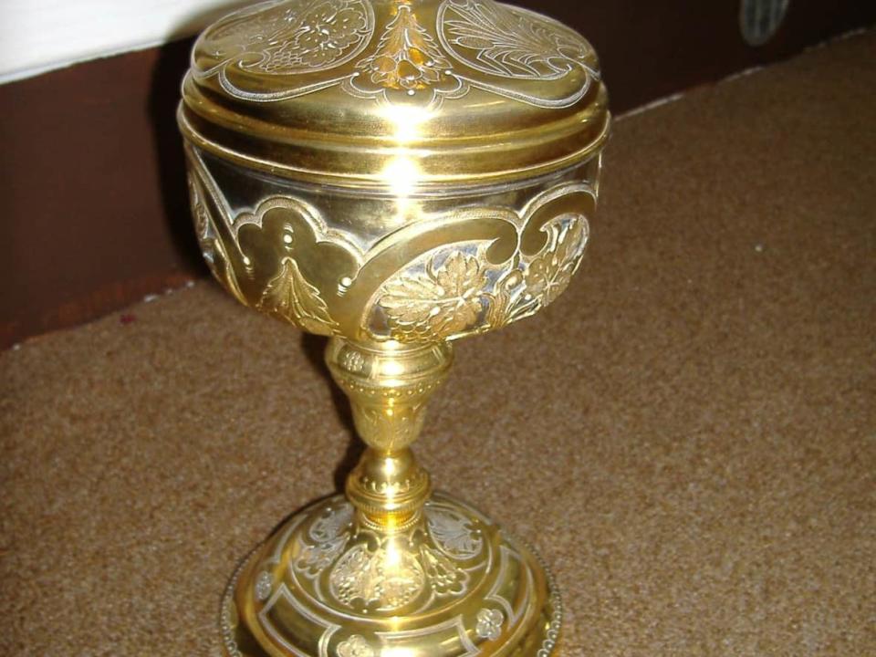 RCMP in Nova Scotia released this image Tuesday of chalice stolen from Église Sainte-Marie in Church Point, N.S., on Sept. 17 (RCMP - image credit)