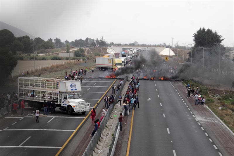 FOTOS: 10 muertos en México tras enfrentamientos por robo de combustible