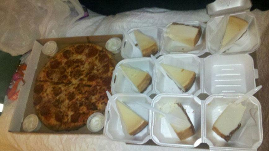 "My friend ordered a large pizza with 8 cheese sticks. Apparently, the lady on the phone heard differently," revealed one Reddit user. We wouldn't be complaining!