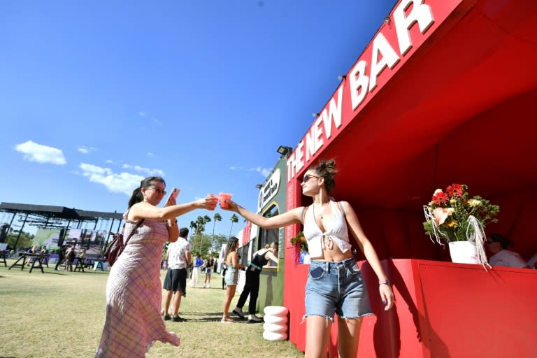 Festival attendees attend a non-alcoholic happy hour at The New Bar, which recently began partnering with Coachella (VALERIE MACON)