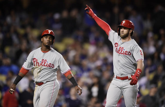 Will Smith's 1st career HR lifts Dodgers over Phillies