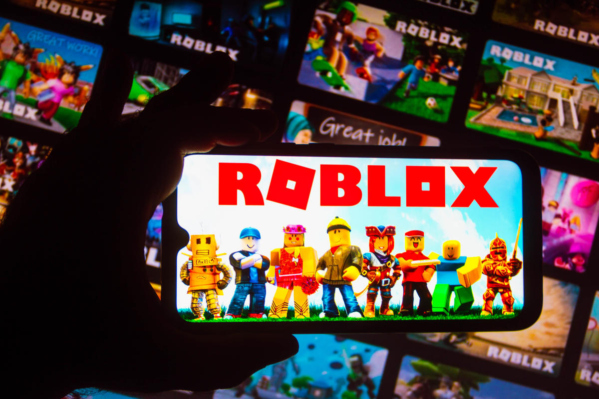 Roblox plans PlayStation debut, new world-building AI tools