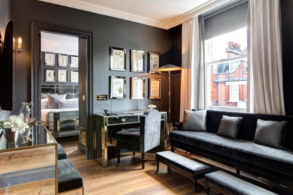 <p>The follow up from design queen Anouska Hempel to Blakes, the <a href="https://www.booking.com/hotel/gb/the-franklin-kensington.en-gb.html?aid=2200769&label=boutique-hotels-london" rel="nofollow noopener" target="_blank" data-ylk="slk:Franklin;elm:context_link;itc:0;sec:content-canvas" class="link ">Franklin</a> is a red-brick residence in Kensington’s Egerton Gardens. There are 35 bedrooms with the designer’s signature gilded edges and botanical prints, as well as a cocktail and champagne bar with lots of mirrors. <br> <br>The Italian restaurant has charcoal walls and burnished mirrors, and all that’s missing from the art deco Franklin Bar and its Twenties trolley is Jay Gatsby himself. It’s like having your own townhouse, within walking distance of Harrods, Harvey Nicks and the V&A.</p><p><a class="link " href="https://www.booking.com/hotel/gb/the-franklin-kensington.en-gb.html?aid=2200769&label=boutique-hotels-london" rel="nofollow noopener" target="_blank" data-ylk="slk:CHECK AVAILABILITY;elm:context_link;itc:0;sec:content-canvas">CHECK AVAILABILITY</a></p>