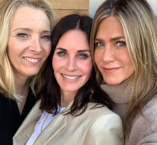 Courtney Cox/Instagram Lisa Kudrow, Courteney Cox, Jennifer Aniston