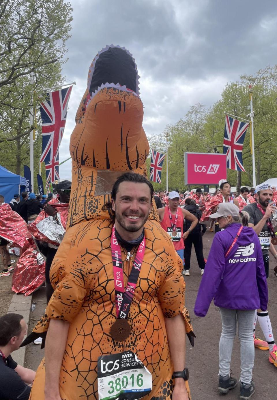 Echo: Smiles - Lee Baynton with his medal