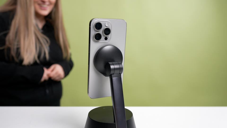 Belkin Auto-Tracking Stand Pro