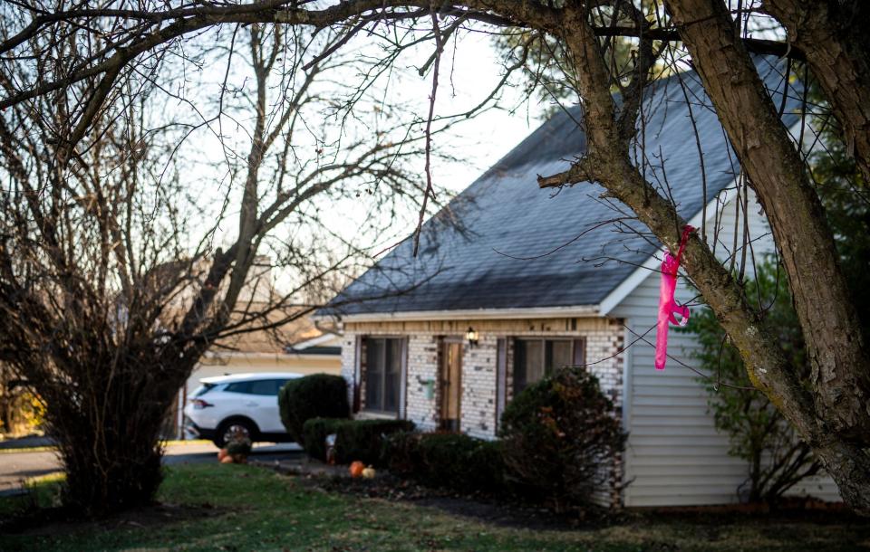 A tree is marked for removal in the 600 block of Gordon Pike on Wednesday, Nov. 23, 2022.