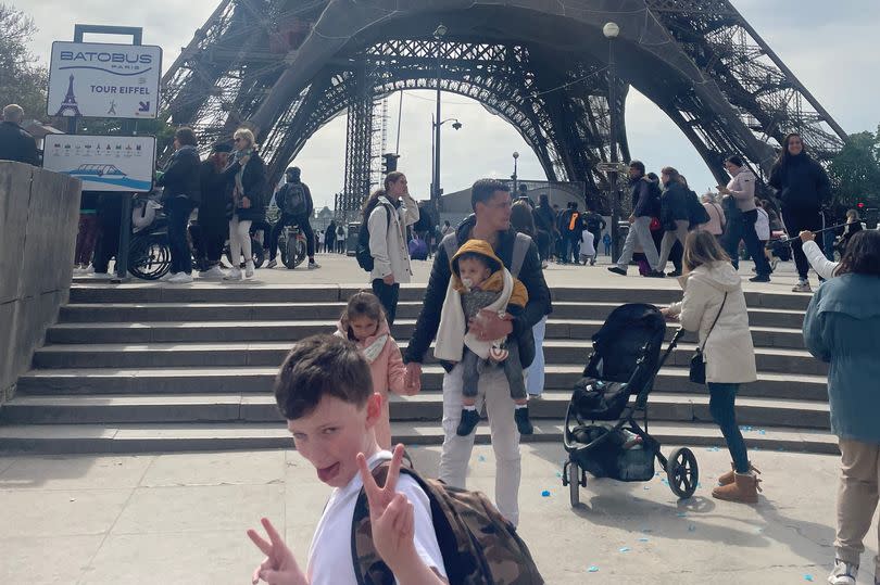 Brody in Paris