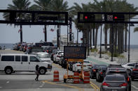 The intersection of A1A and Las Olas is seen Sunday, June 28, 2020. Broward County announced it is joining Miami-Dade County and closing beaches on the July 4 weekend. (Joe Cavaretta /South Florida Sun-Sentinel via AP)