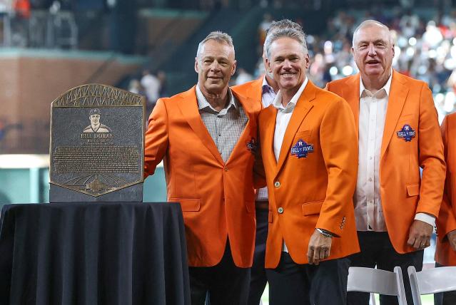 Craig Biggio inducts Bill Doran into the Houston Astros Hall of Fame  News Photo - Getty Images