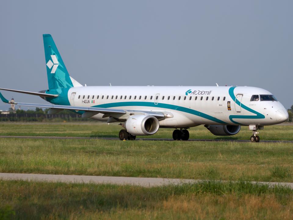 Air Dolomiti Embraer 190