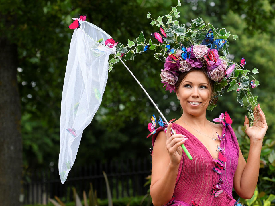 <p>A racegoer during Ladies Day at the Royal Ascot horse races in Ascot, Britain on June 22, 2017. (Toby Melville/Reuters) </p>