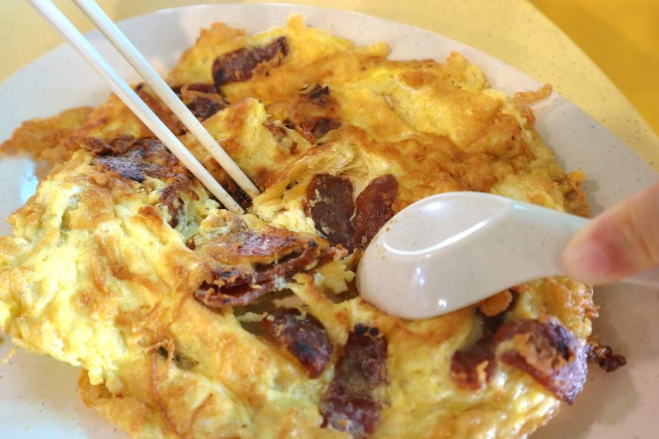 zhong tai zi char - chinese sausage omelette closeup