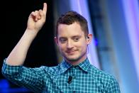 Die Rolle des Frodo Baggins in der "Herr der Ringe"-Verfilmung machte ihn berühmt. Elijah Wood wird gern "Ilaia Wut" ausgesprochen, korrekt wäre allerdings "Ilaidscha Wudd". (Bild: Juan Naharro Gimenez/Getty Images)