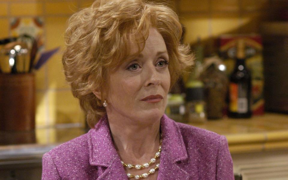 Evelyn Harper (Holland Taylor)