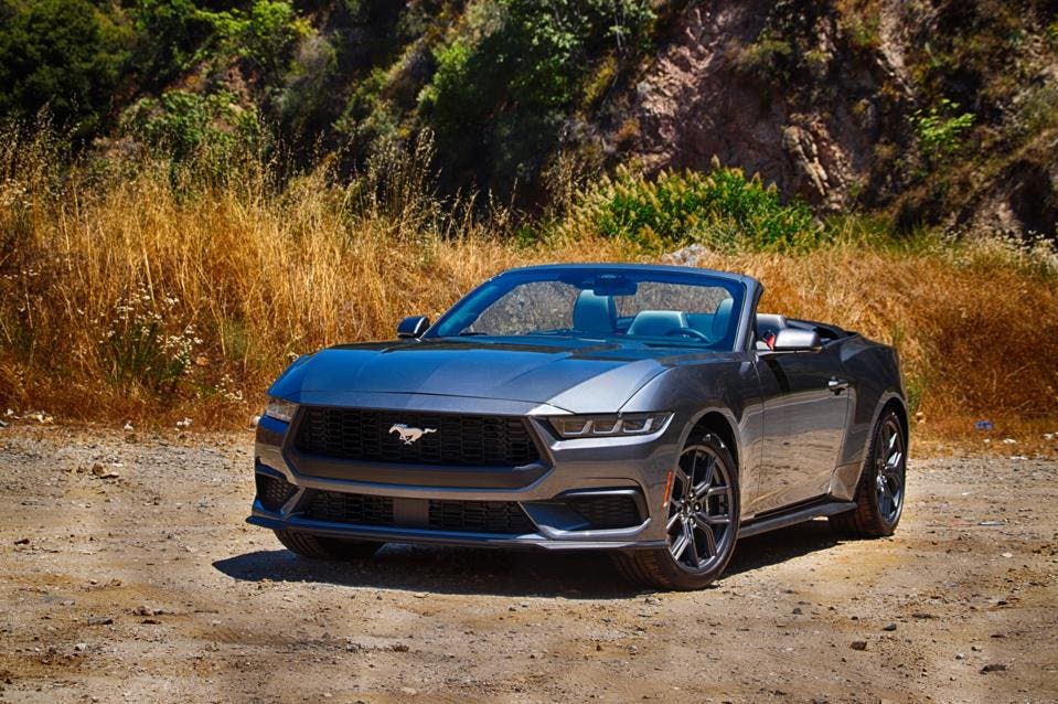 Ford Mustang Ecoboost 2024 (2 de 13)