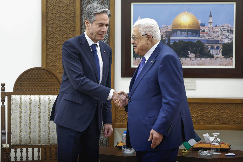 Blinken meets Abbas in West Bank (Evelyn Hockstein / AP)