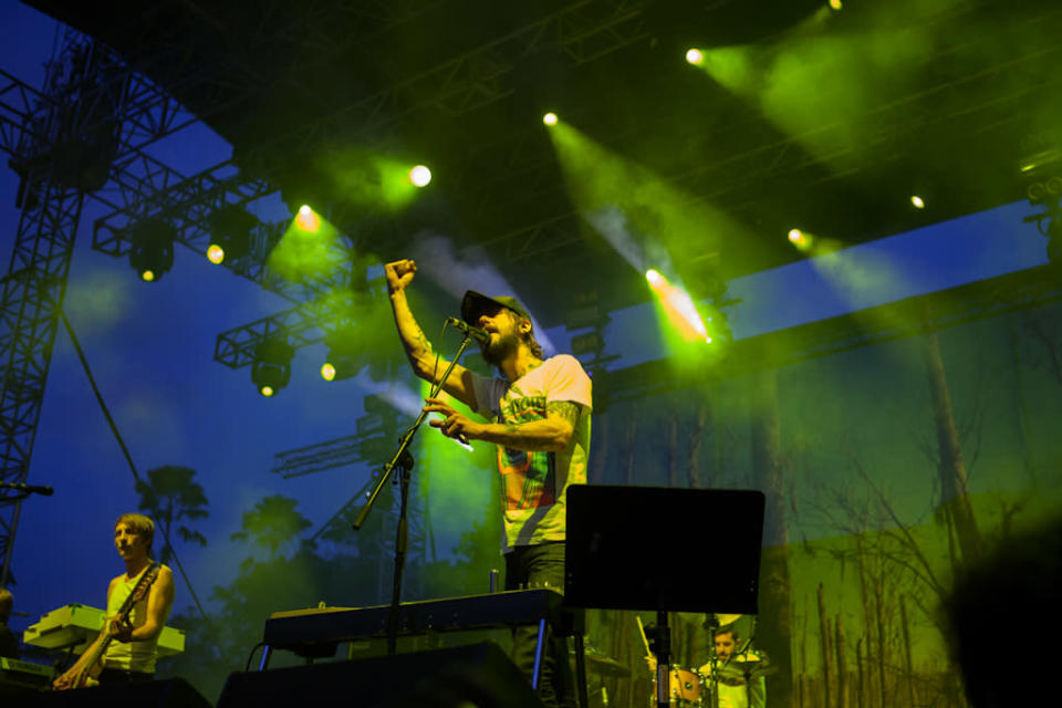 Band of Horses opens with "For Annabelle." Big Night Out 2013 (Photo by Niña Sandejas)