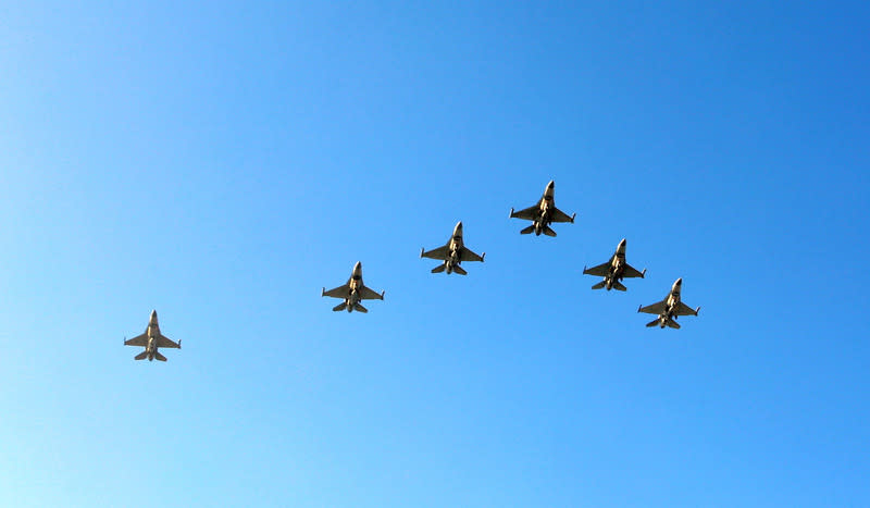 嘉義縣市將迎日環食  F-16衝場演出 (圖)