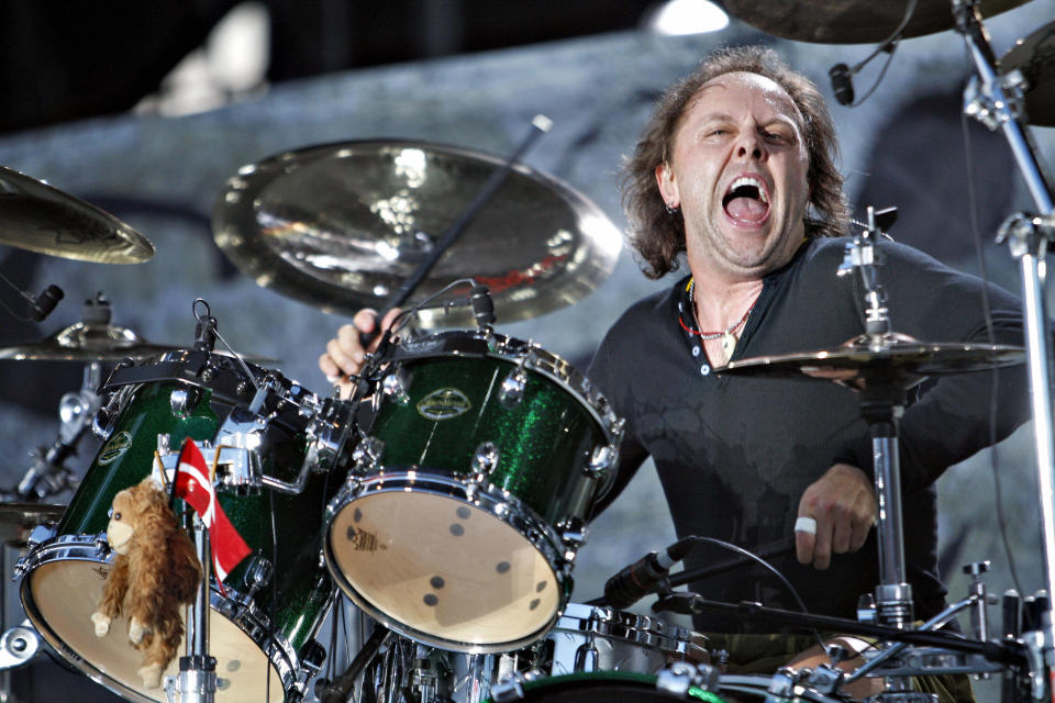 Aarhus, DENMARK: US heavy metal band Metallica?s drummer Lars Ulrich performs on stage during a concert in Aarhus, western Denmark, late 13 July 2007.   AFP PHOTO/CLAUS FISKER (Photo credit should read CLAUS FISKER/AFP/Getty Images)