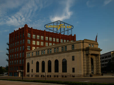 In a nod to Goodyear’s longstanding history in Akron, Ohio, the company has collaborated with The Well CDC, a nonprofit organization dedicated to enhancing Akron’s Middlebury neighborhood, to revitalize the iconic Goodyear sign that shines over the company’s former headquarters.