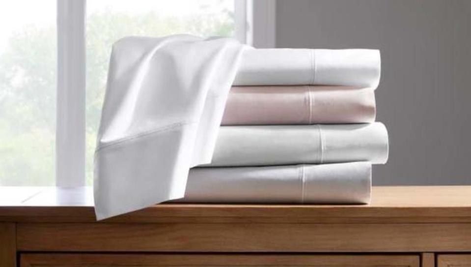 Best gift for wives 2020: Home Decorators Collection Cotton Supima Queen Sheet Set.