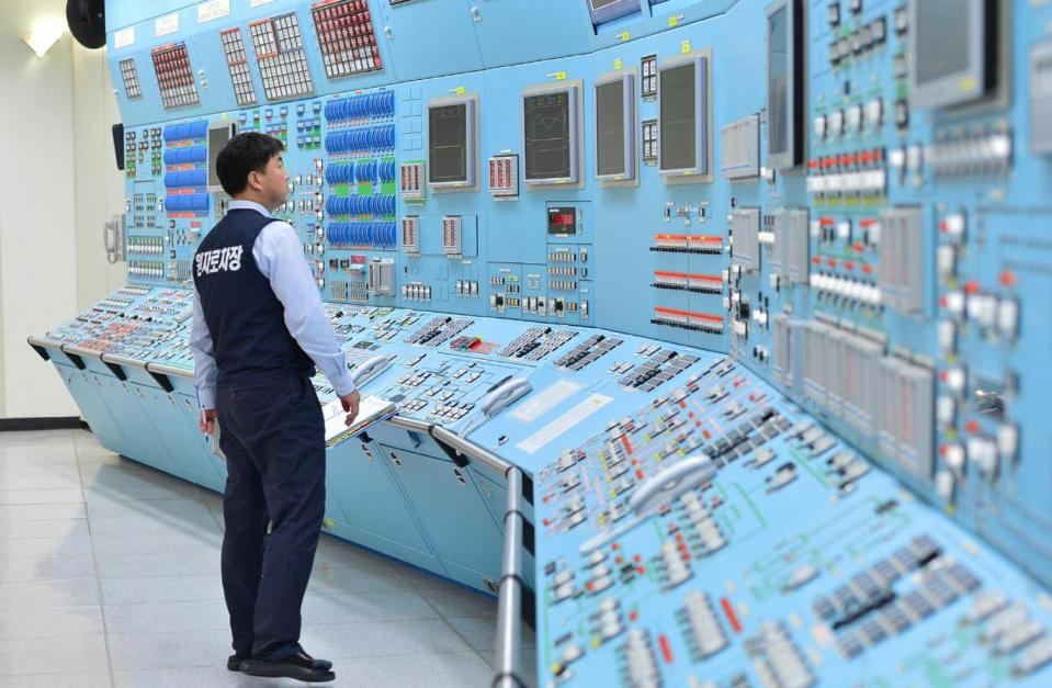 A worker takes part in an anti-cyber attack exercise at Wolsong power plant on December 22, 2014 in Gyeongju, South Korea. (Korea Hydro and Nuclear Power Co)