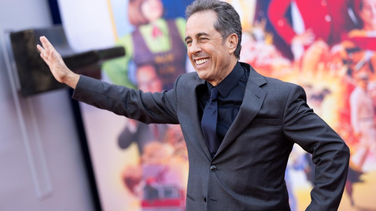  Jerry Seinfeld attends the premiere of Netflix's 'Unfrosted' in 2024. 