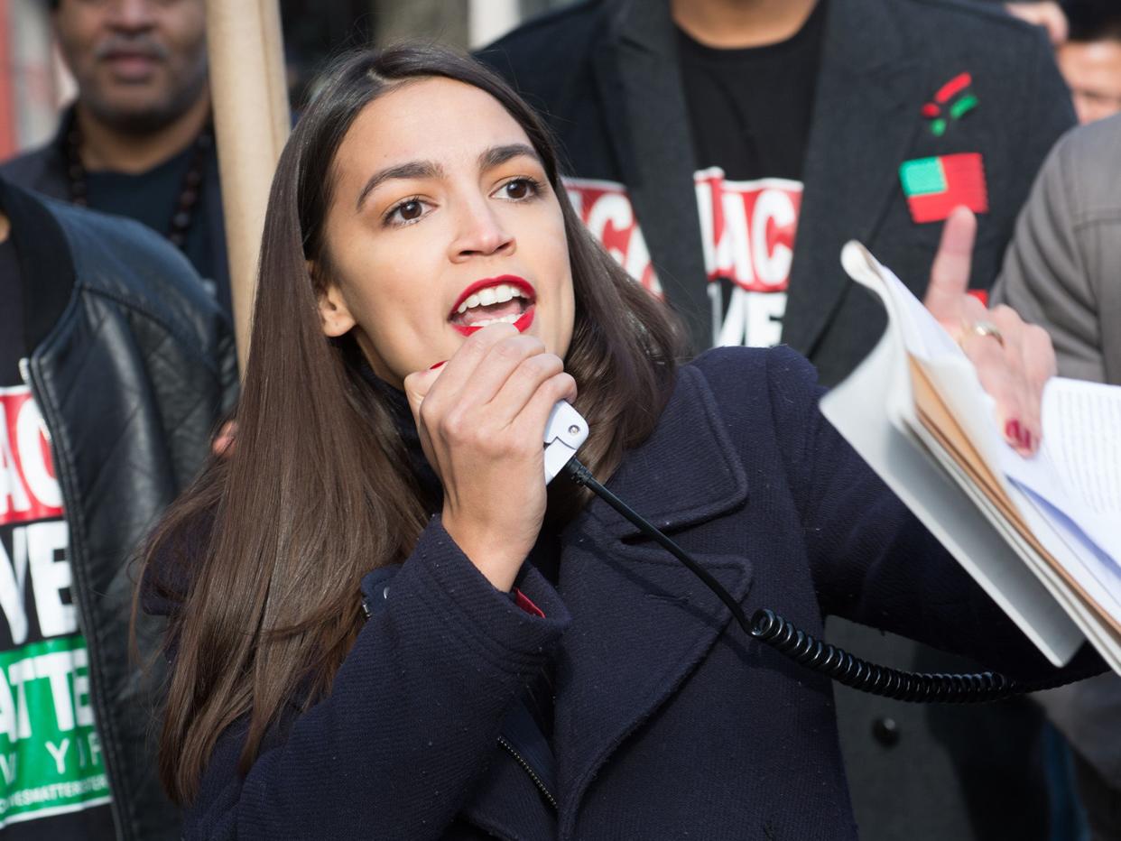 Alexandria Ocasio-Cortez and Elizabeth Warren stood behind unionized magazine staffers by pulling out of the New Yorker Festival. (Getty Images)