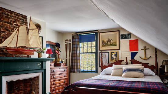 a bedroom in the 1639 cedar shake cottage of stephenie and chase watt in cape cod, massachusetts