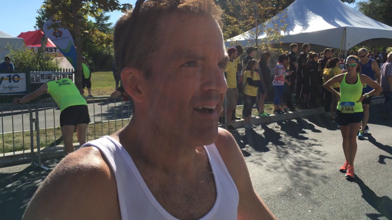 Double-digit champion: Colin Fewer breaks record with 10th Tely 10 title