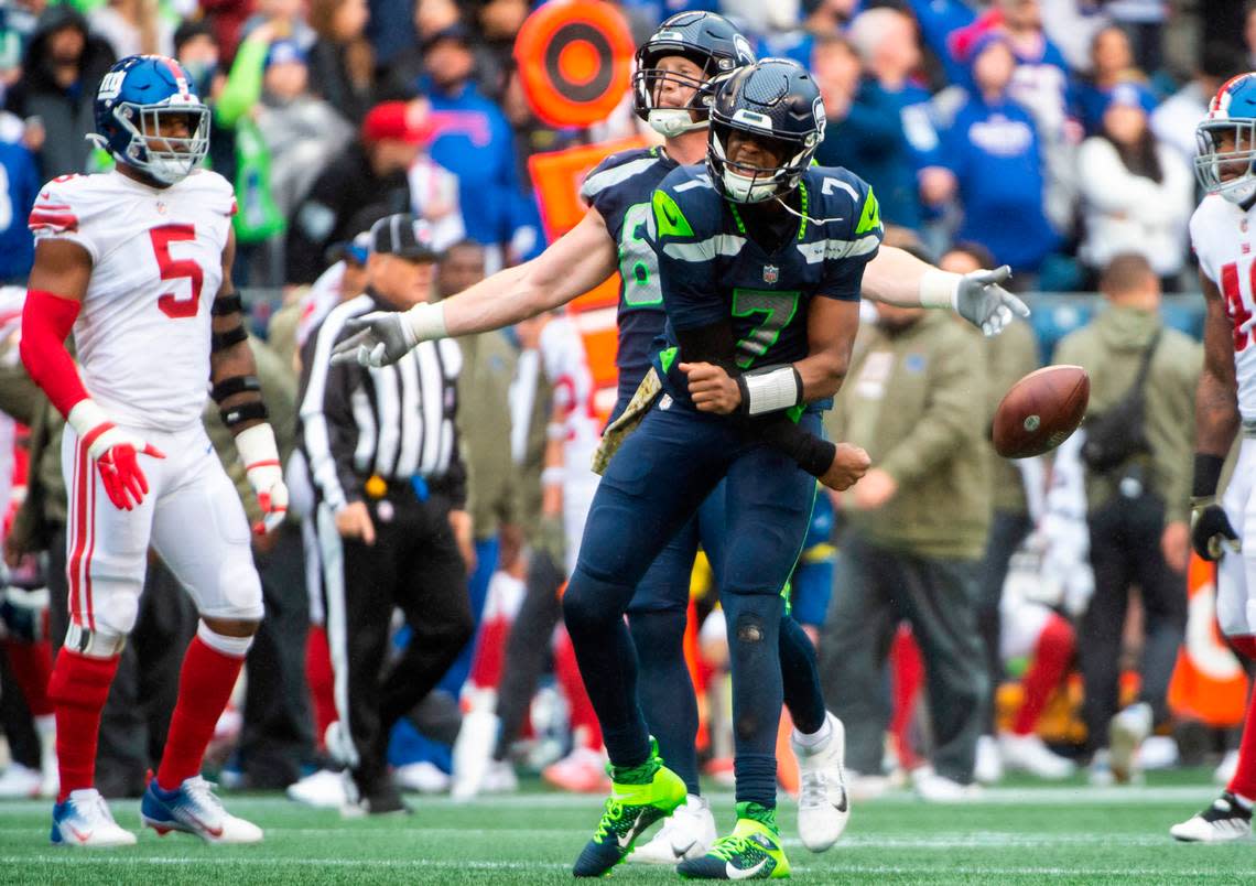 Seattle Seahawks quarterback Geno Smith (7) celebrates making a first down after running with the ball in the fourth quarter of an NFL game at Lumen Field in Seattle, Wash. on Oct. 30, 2022. The Seahawks defeated the Giants 27-13.