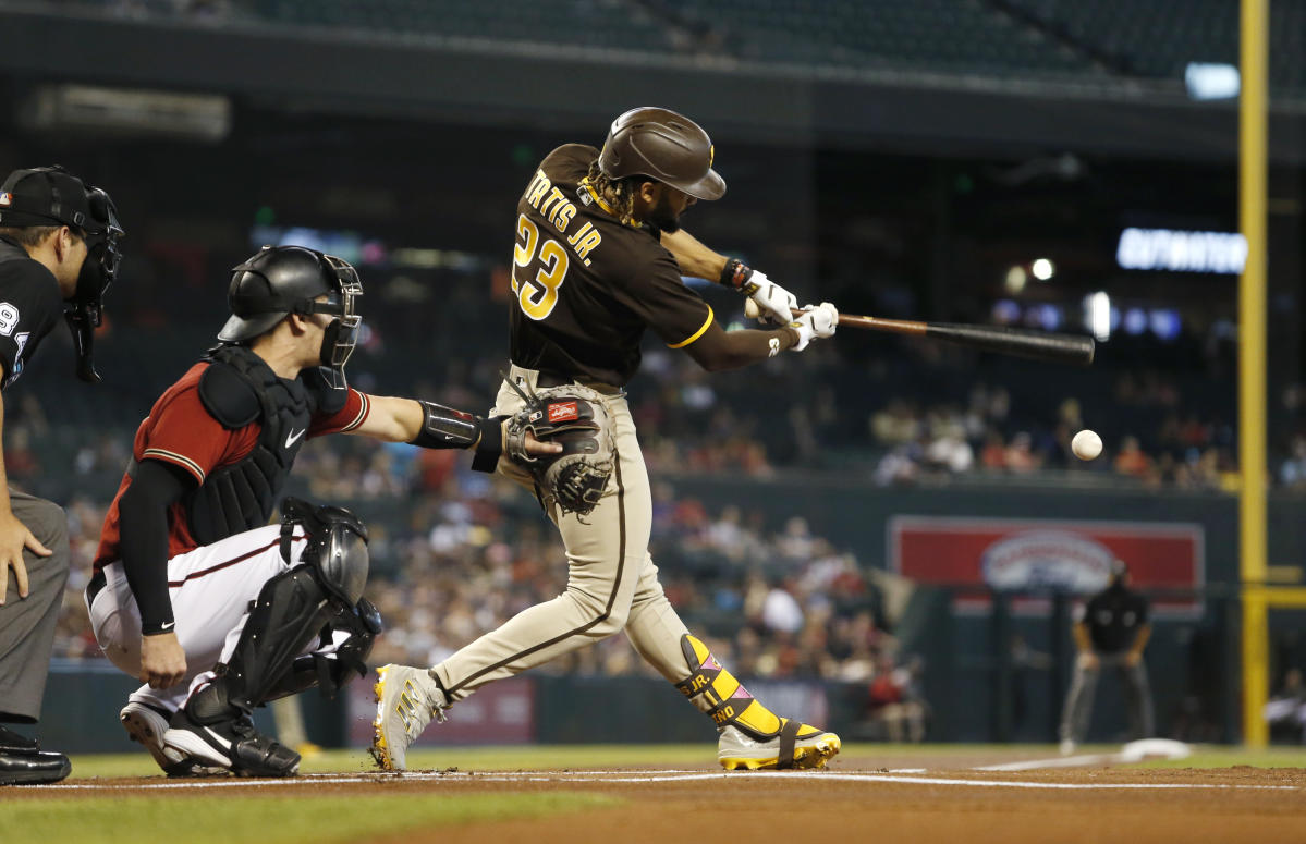 Tatis launches homer, Fernando Tatis Jr. ties it up for the Padres., By  MLB