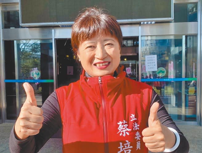 行政院中部辦公室執行長蔡培慧，對參選南投縣長選舉充滿信心。（廖志晃攝）