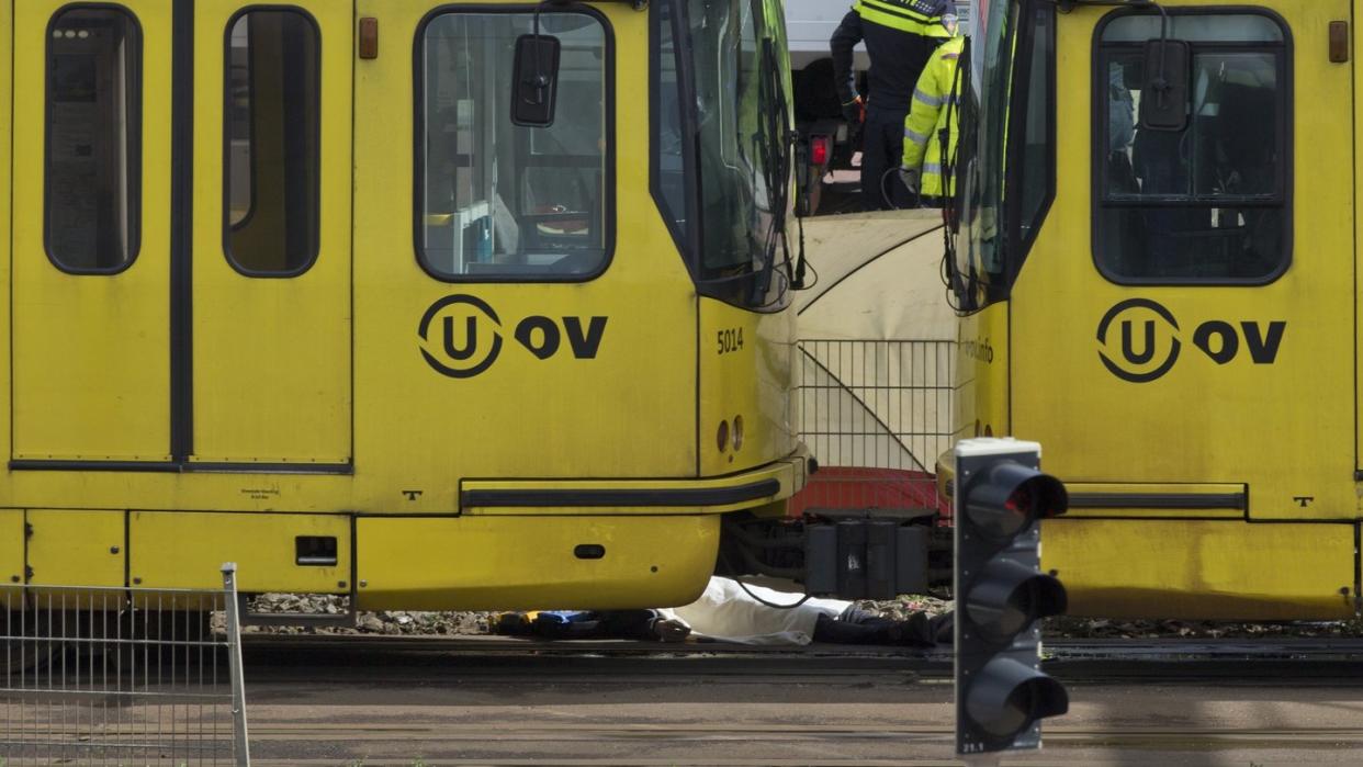 Bei der Bluttat in einer Straßenbahn in Utrecht verloren drei Menschen ihr Leben. Foto: Peter Dejong/AP