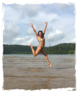 Wow, ¡qué bien entrenada! Eva Longoria salta bienhumorada durante su luna de miel y de paso le presenta al mundo su fantástico cuerpo de bikini. (Foto: Instagram.com/Eva Longoria)