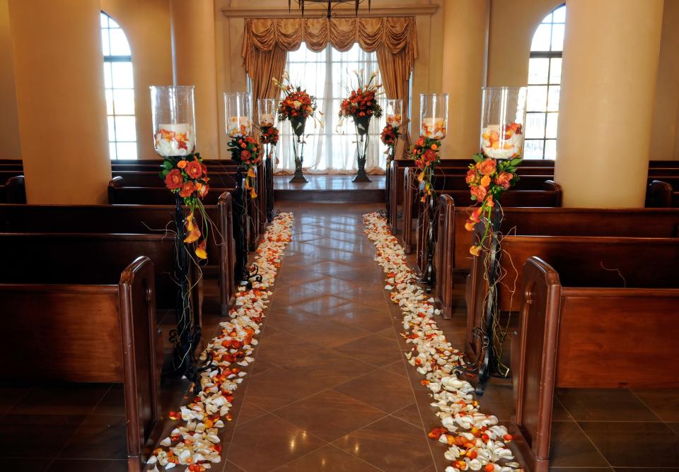 Ravella at Lake Las Vegas (Nevada)
Sin City is filled with wedding chapels but this one is less kitsch and more elegance, featuring columns and hand-carved pews (and no Elvis). While scriptures are being read, take a peek outside and you just might think you’re in Tuscany…not Las Vegas.