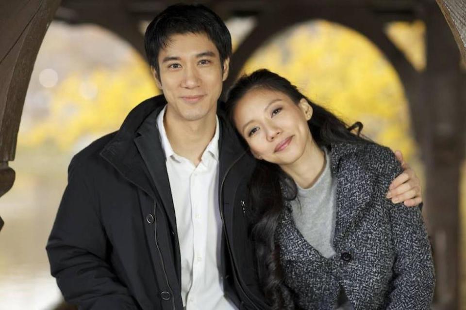 王力宏與李靚蕾公開當天已登記結婚，認愛與結婚同一天。