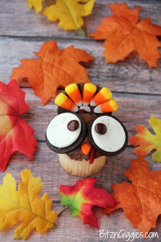 <p>Bitz & Giggles</p><p>So simple to make!</p><p><strong>Get the recipe:</strong> <a href="https://bitzngiggles.com/wide-eyed-turkey-cupcakes/" rel="nofollow noopener" target="_blank" data-ylk="slk:Wide-Eyed Turkey Cupcakes;elm:context_link;itc:0;sec:content-canvas" class="link "><strong>Wide-Eyed Turkey Cupcakes</strong></a></p>