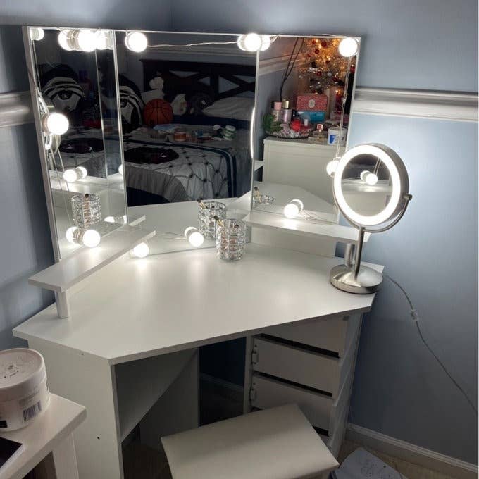 the vanity in a reviewer's room