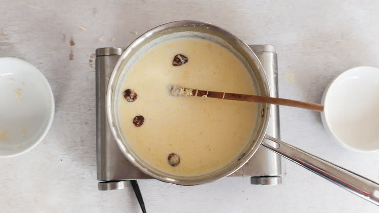 garlic cream sauce in saucepan