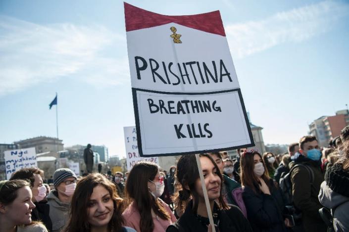 Air polllution in Kosovo is estimated to have caused 852 premature deaths. (AFP Photo/Armend NIMANI)