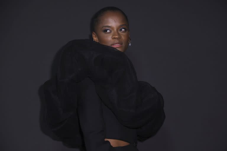 Letitia Wright posa para los fotógrafos durante el 75° festival internacional de cine de Cannes