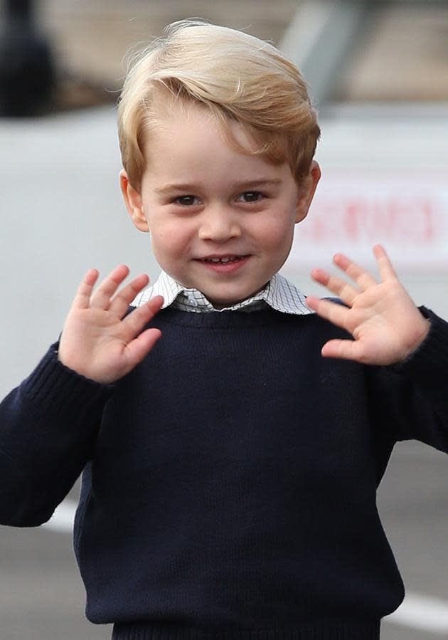 Während die Herzogin bei der Wohltätigkeitsorganisation war, machte ihr Sohn Prinz George in der Kindertagesstätte Pfannkuchen. Bild: Getty