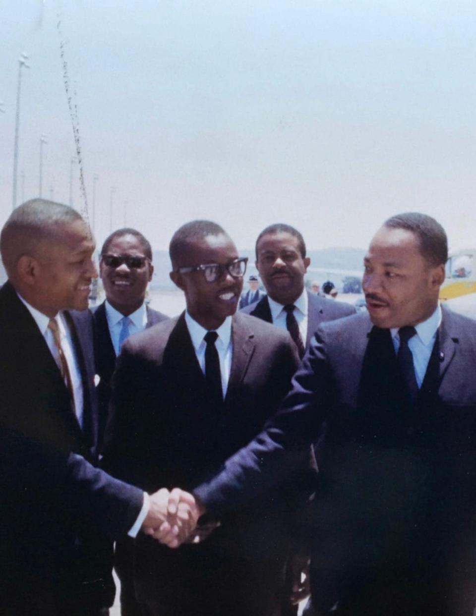 Lincoln Ragsdale Sr. greeting Dr. Martin Luther King Jr. in Arizona