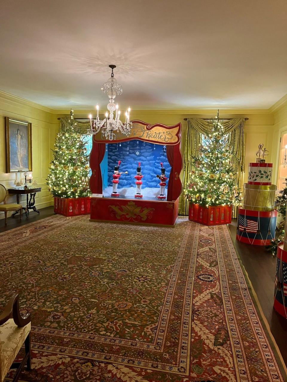 Tour White House Holiday Decorations 2023